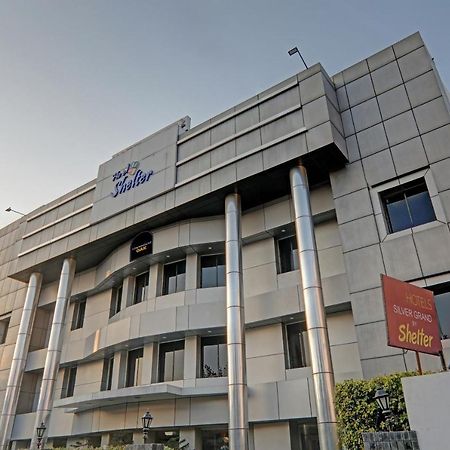 Townhouse Oak Hotel Shelter Lucknow Esterno foto